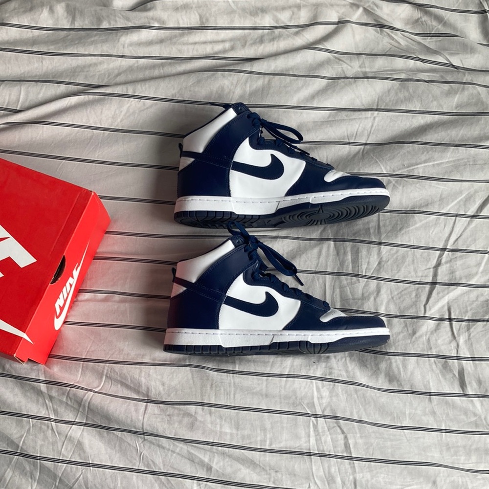Mid Nike dunk “midnight blue”